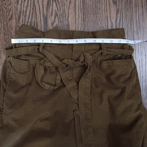 American Eagle, light weight, cropped corduroy Wide legged pants, size small - Picture 6 of 11